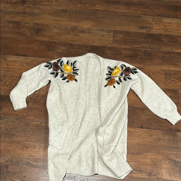 Floral Embroidered Cardigan - Picture 2 of 2